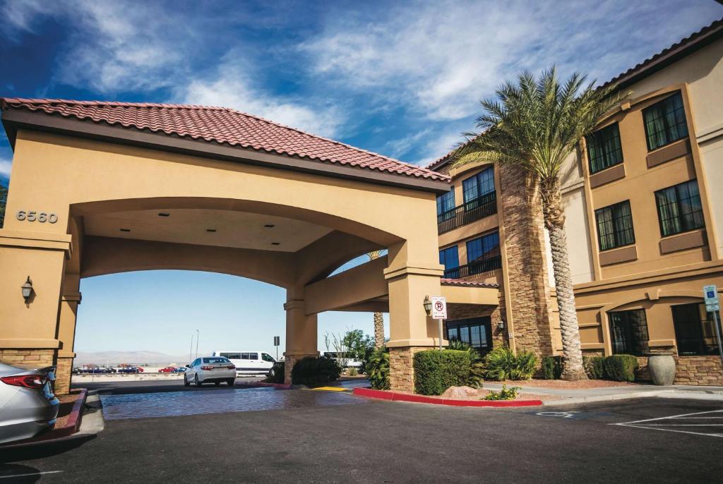 La Quinta Inn & Suites by Wyndham Las Vegas Airport South